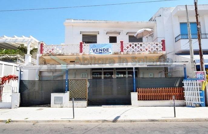 intera palazzina in vendita a Morciano di Leuca