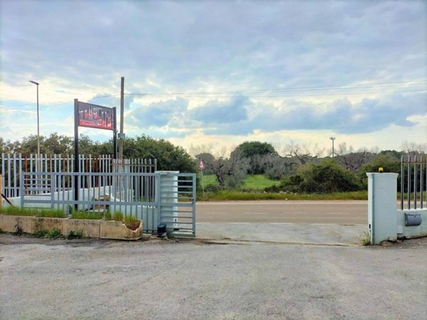 negozio in vendita a Morciano di Leuca