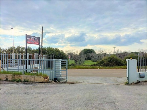 locale di sgombero in vendita a Morciano di Leuca