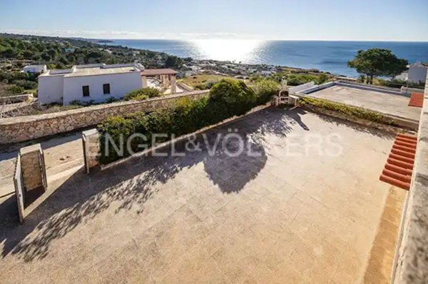 casa indipendente in vendita a Morciano di Leuca