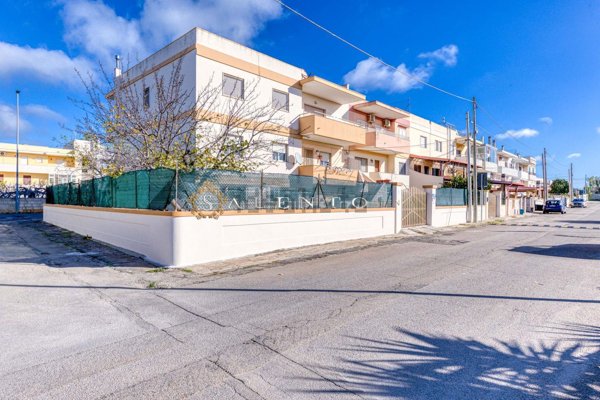 casa indipendente in vendita a Morciano di Leuca in zona Marina di Torre Vado