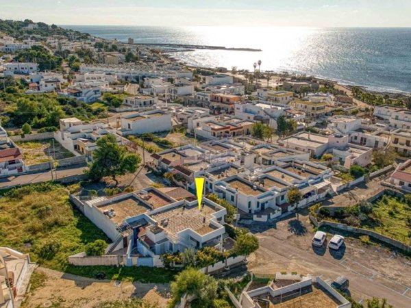 casa indipendente in vendita a Morciano di Leuca