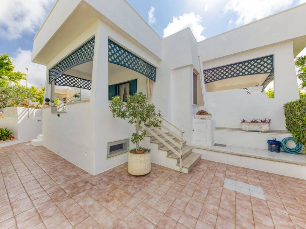 casa indipendente in vendita a Morciano di Leuca