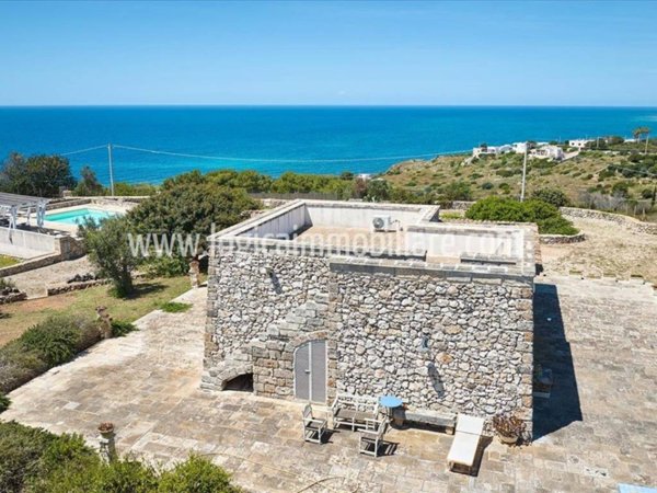 casa indipendente in vendita a Morciano di Leuca