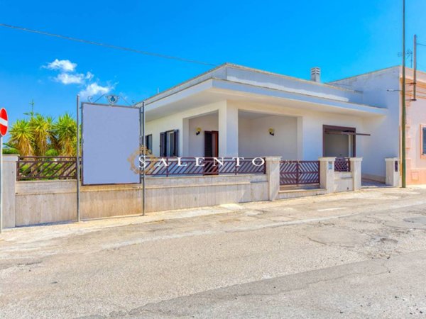 casa indipendente in vendita a Morciano di Leuca