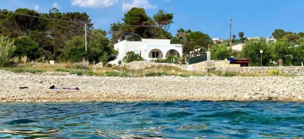 casa indipendente in vendita a Morciano di Leuca in zona Marina di Torre Vado