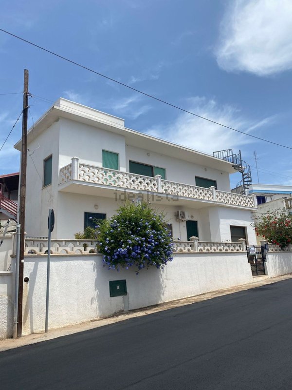 casa indipendente in vendita a Morciano di Leuca in zona Marina di Torre Vado