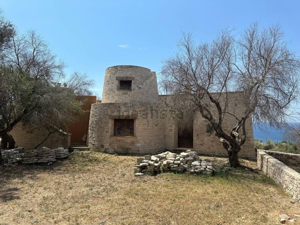casa indipendente in vendita a Morciano di Leuca