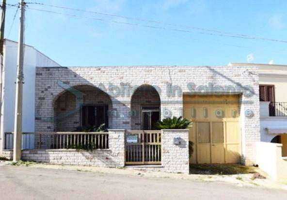 casa indipendente in vendita a Morciano di Leuca