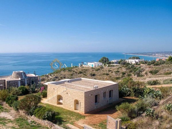 casa indipendente in vendita a Morciano di Leuca