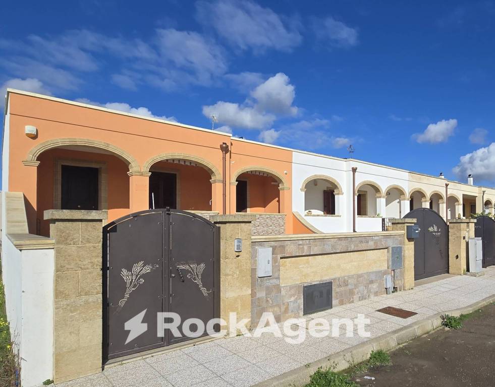 casa indipendente in vendita a Morciano di Leuca