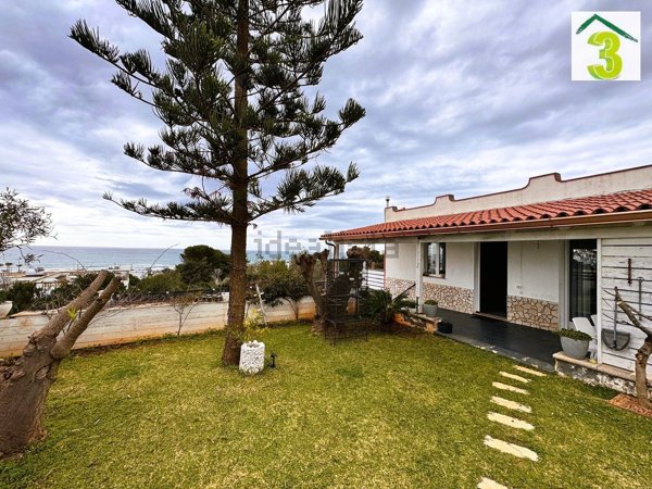 casa indipendente in vendita a Morciano di Leuca