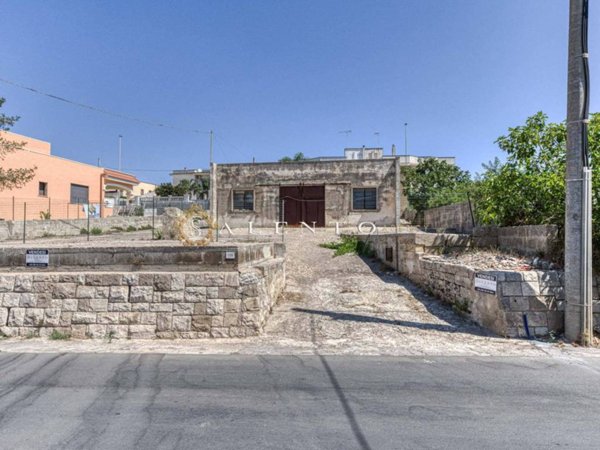 locale commerciale in vendita a Morciano di Leuca