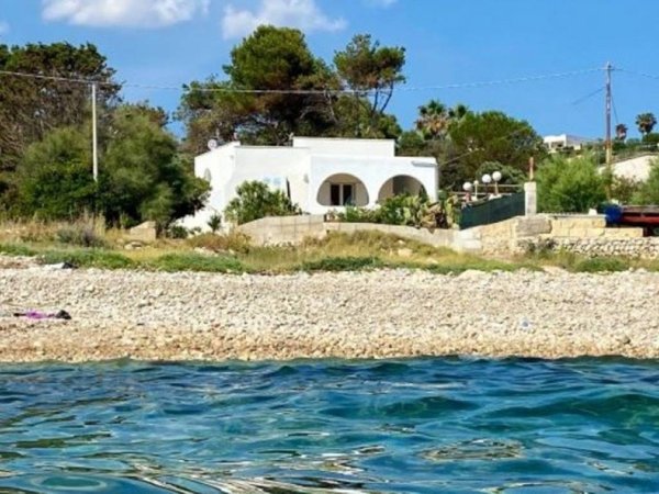 casa indipendente in vendita a Morciano di Leuca in zona Marina di Torre Vado