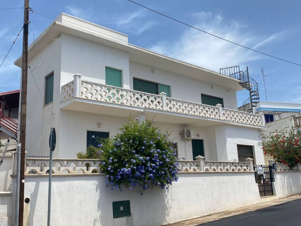 casa indipendente in vendita a Morciano di Leuca in zona Marina di Torre Vado
