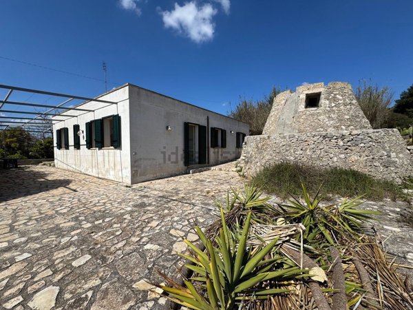 casa indipendente in vendita a Morciano di Leuca