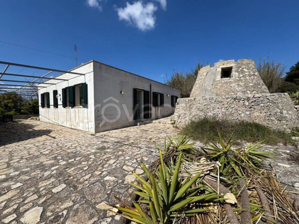 casa indipendente in vendita a Morciano di Leuca