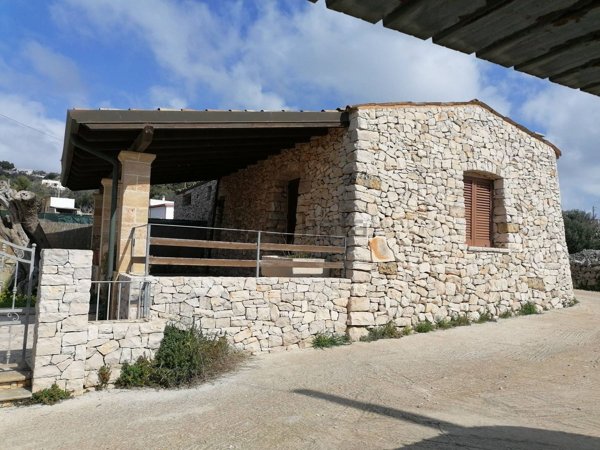 casa indipendente in vendita a Morciano di Leuca