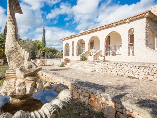 casa indipendente in vendita a Morciano di Leuca