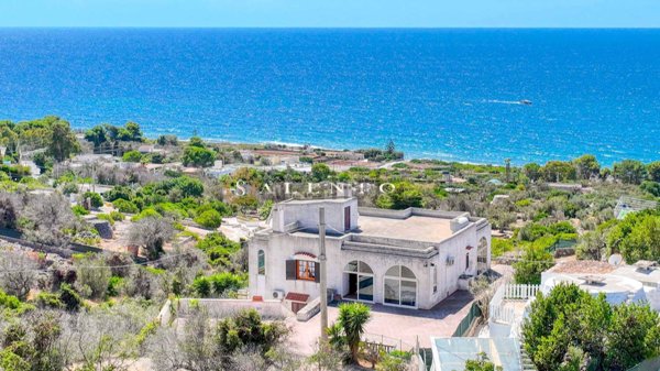 casa indipendente in vendita a Morciano di Leuca in zona Marina di Torre Vado