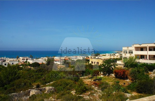 casa indipendente in vendita a Morciano di Leuca in zona Marina di Torre Vado