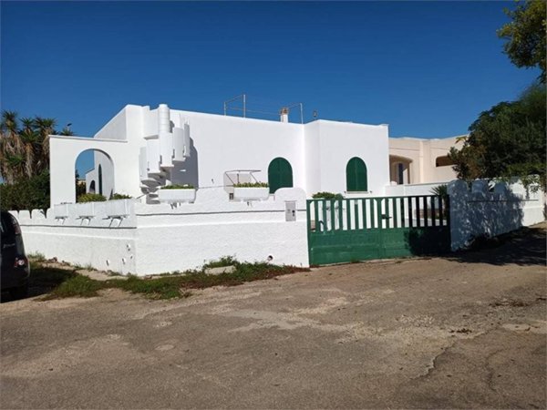 casa indipendente in vendita a Morciano di Leuca in zona Marina di Torre Vado