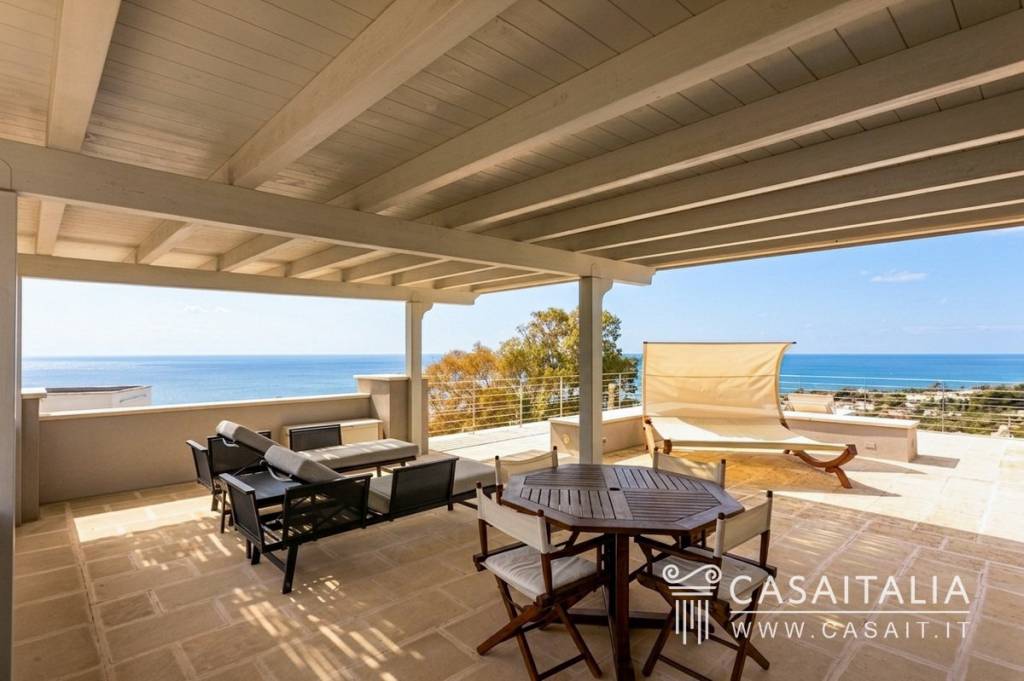 casa indipendente in vendita a Morciano di Leuca in zona Marina di Torre Vado