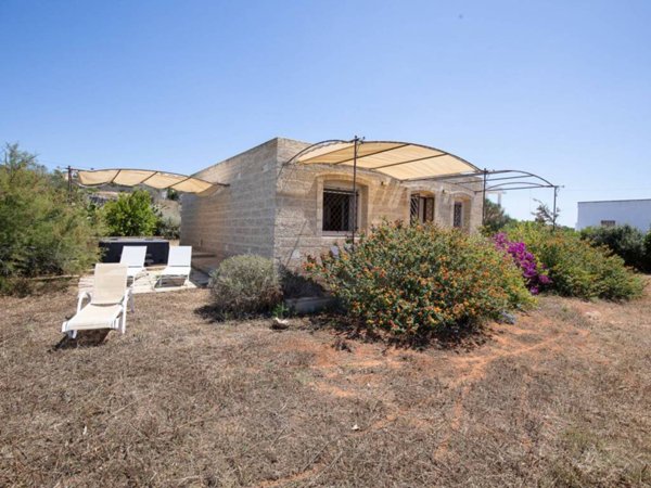 casa indipendente in vendita a Morciano di Leuca in zona Marina di Torre Vado