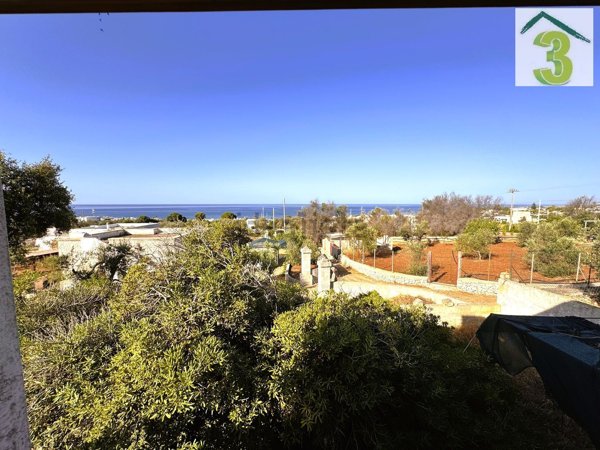 casa indipendente in vendita a Morciano di Leuca in zona Marina di Torre Vado
