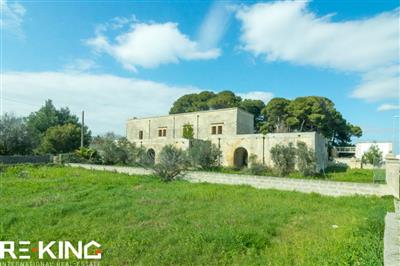 intera palazzina in vendita a Muro Leccese