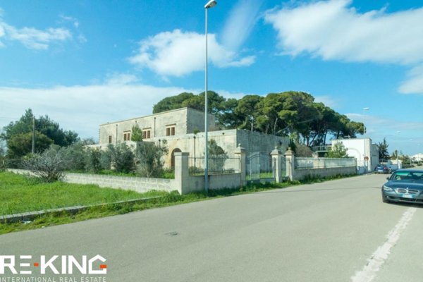 intera palazzina in vendita a Muro Leccese