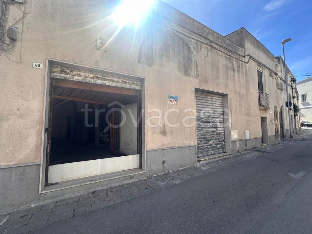 negozio in vendita a Muro Leccese