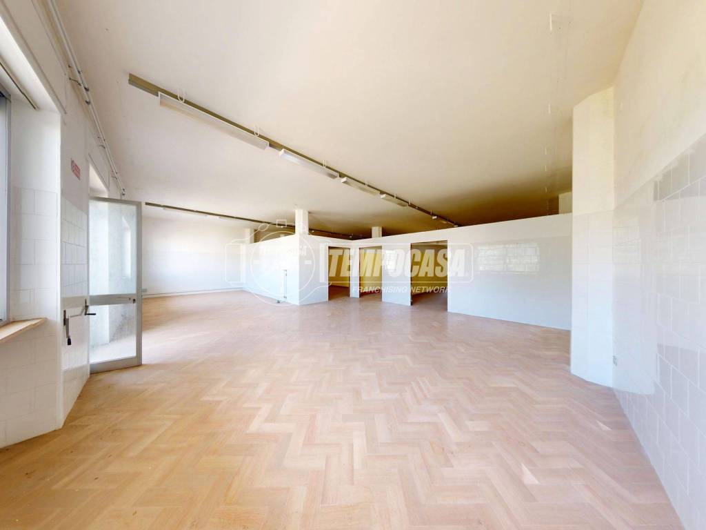 negozio in vendita a Muro Leccese