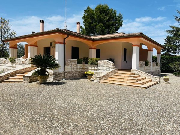 casa indipendente in vendita a Muro Leccese