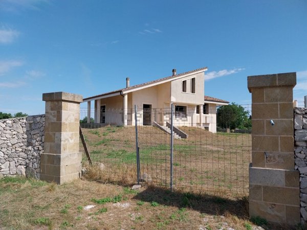 casa indipendente in vendita a Muro Leccese