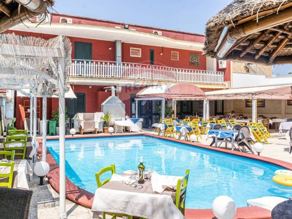 intera palazzina in vendita a Nardò in zona Boncore
