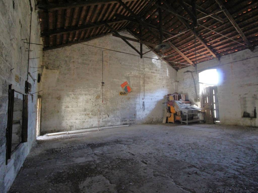 locale commerciale in vendita a Nardò