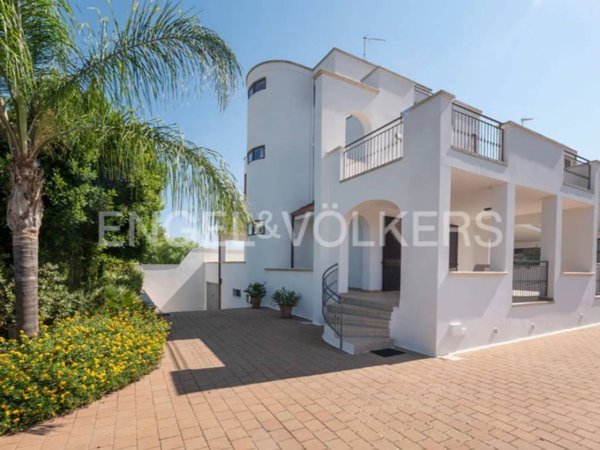 casa indipendente in vendita a Nardò in zona Santa Maria al Bagno