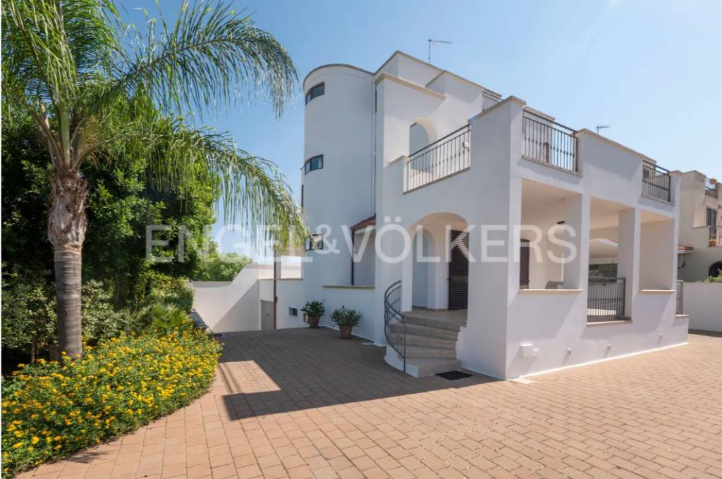 casa indipendente in vendita a Nardò in zona Santa Maria al Bagno