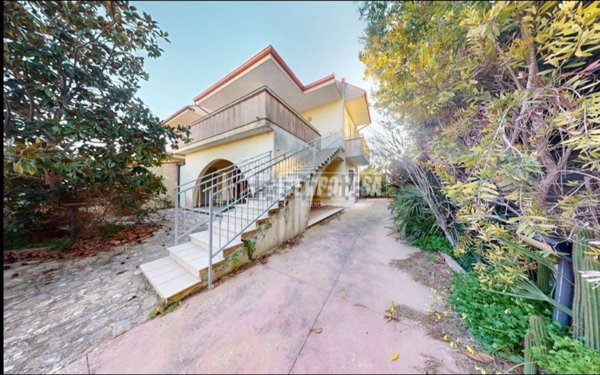 casa indipendente in vendita a Nardò in zona Santa Maria al Bagno