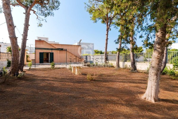 casa indipendente in vendita a Nardò in zona Santa Maria al Bagno