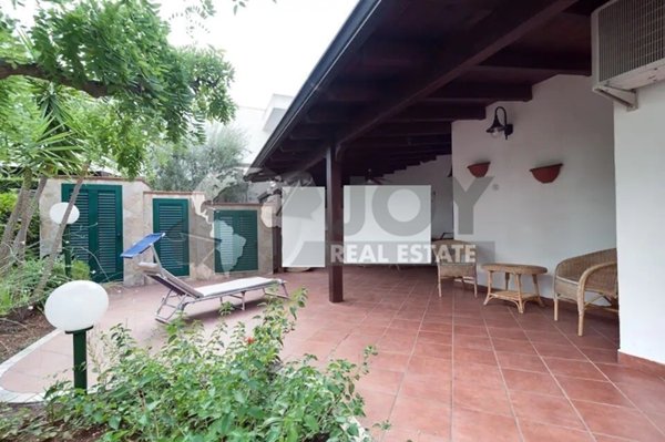 intera palazzina in vendita a Nardò in zona Sant'Isidoro