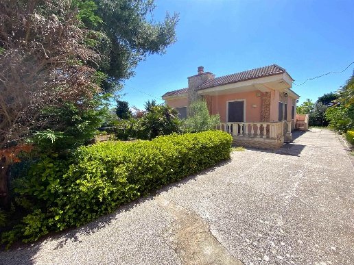 casa indipendente in vendita a Nardò in zona Santa Maria al Bagno