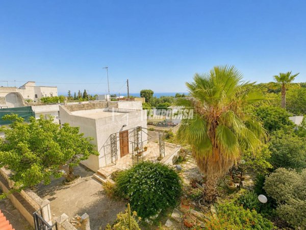 casa indipendente in vendita a Nardò in zona Santa Maria al Bagno