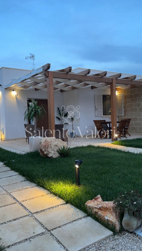 casa indipendente in vendita a Nardò in zona Santa Maria al Bagno