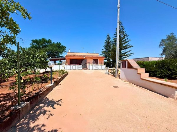 casa indipendente in vendita a Nardò in zona Villaggio Resta