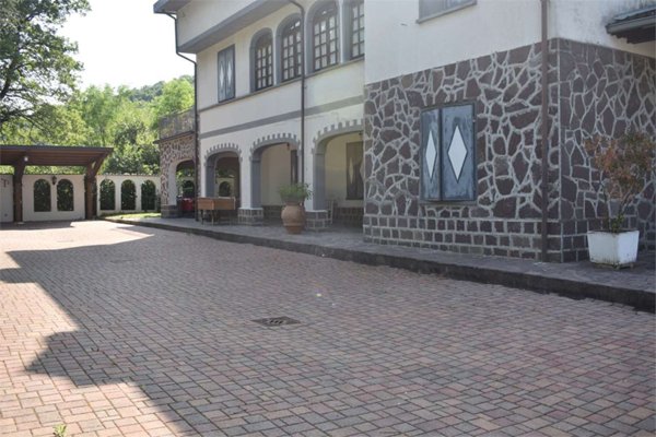 casa indipendente in vendita a Neviano