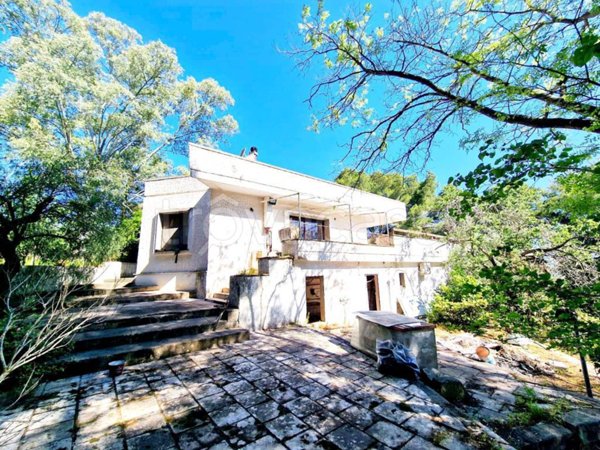 villa in vendita a Neviano