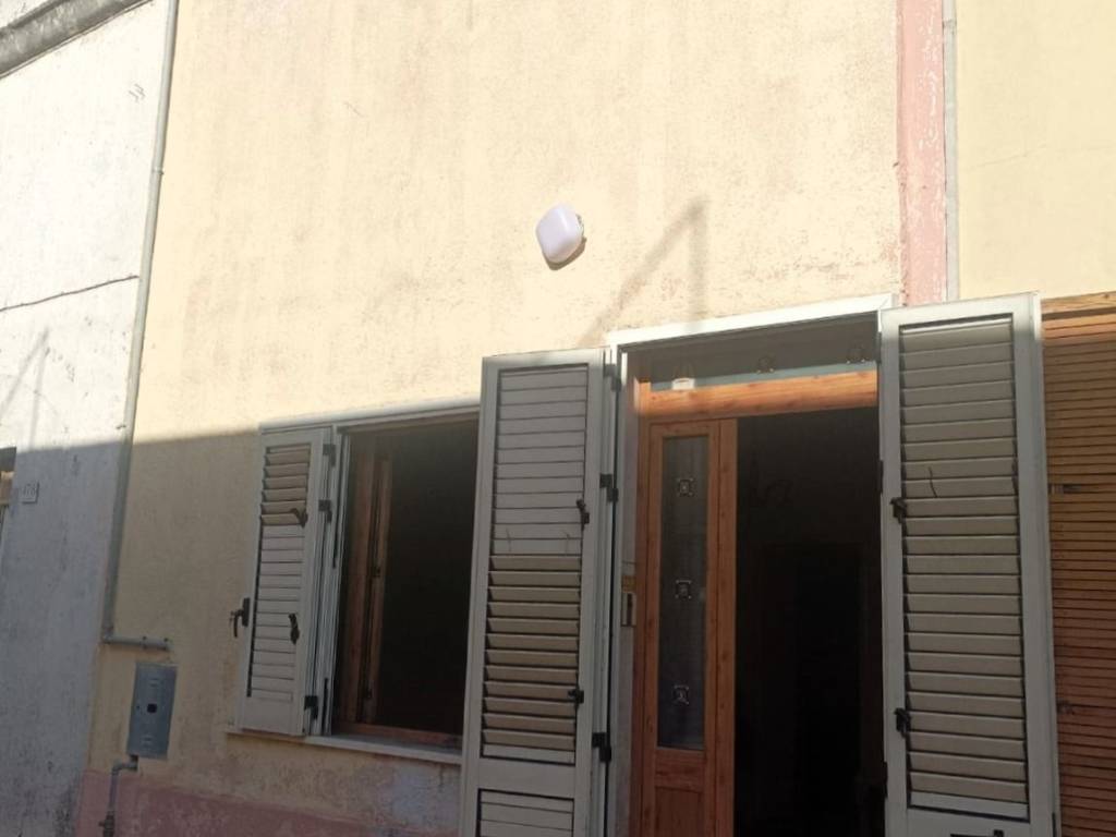 casa indipendente in vendita a Neviano