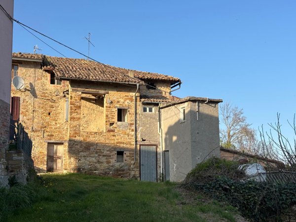 casale in vendita a Neviano